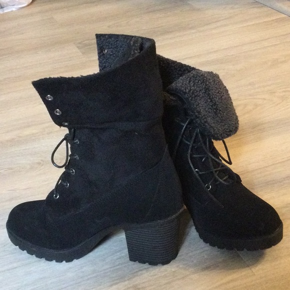 CA Collection by Carrini heeled suede look boots - Picture 2 of 5